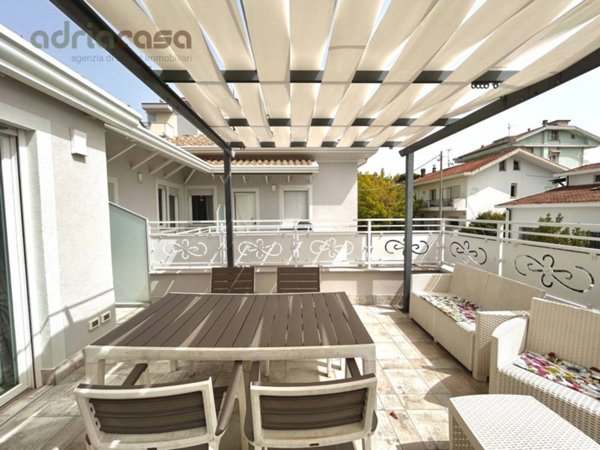 appartamento in vendita a Riccione in zona Alba