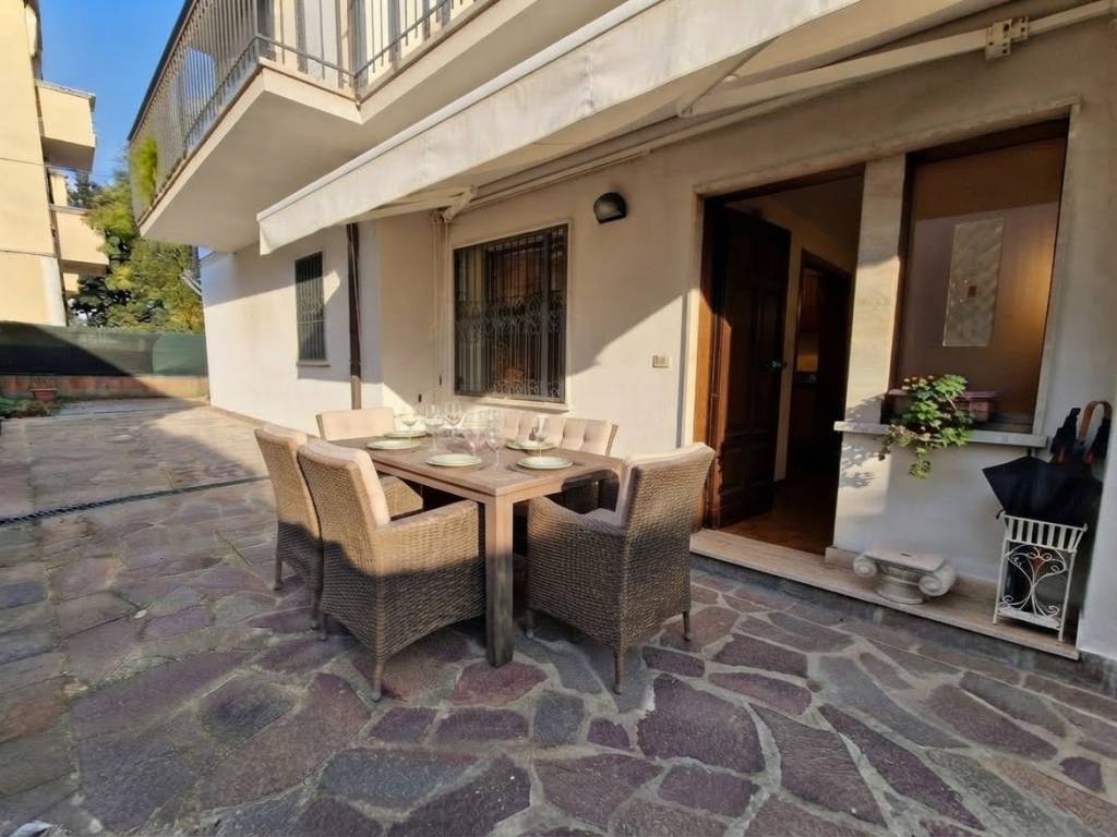 appartamento in vendita a Riccione in zona Centro Storico