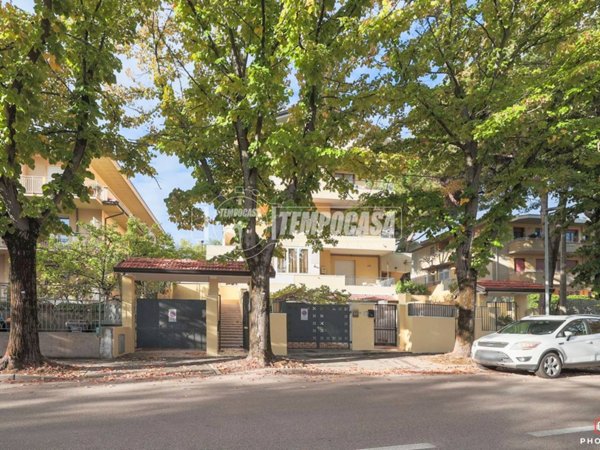 appartamento in vendita a Riccione in zona Alba