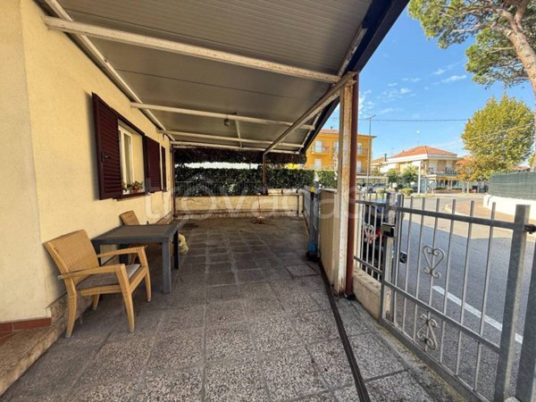 casa indipendente in vendita a Riccione in zona Centro Storico