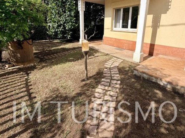 casa indipendente in vendita a Riccione in zona Alba