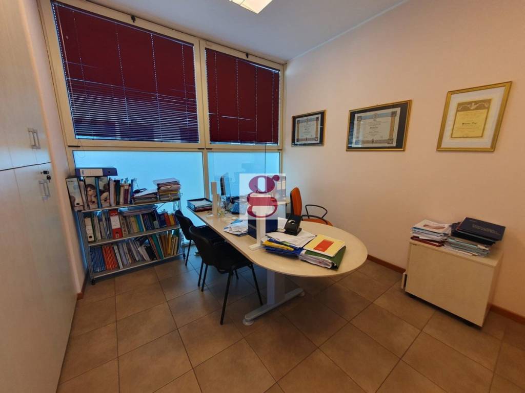 ufficio in vendita a Rimini in zona Lagomaggio