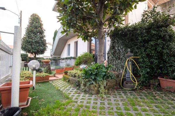 casa indipendente in vendita a Rimini in zona Grotta Rossa