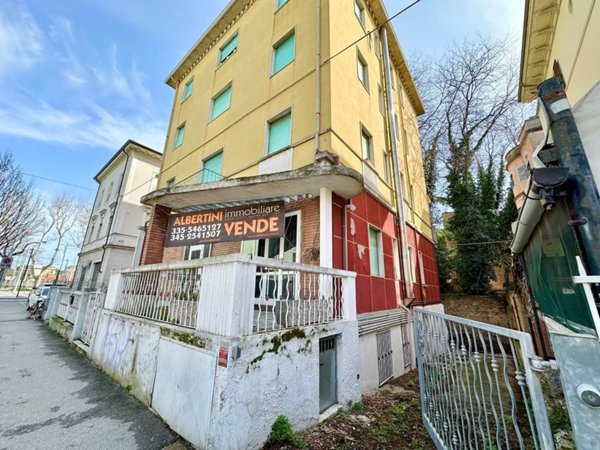 intera palazzina in vendita a Rimini