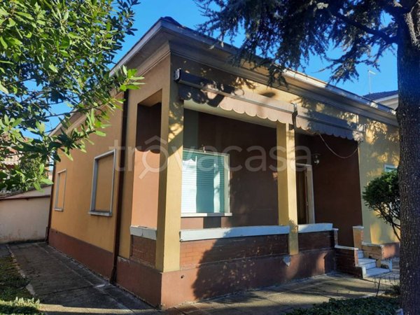 casa indipendente in vendita a Rimini in zona Celle