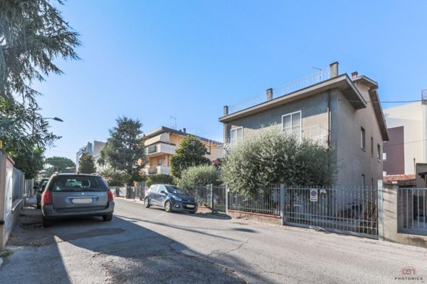 casa indipendente in vendita a Rimini in zona Borgo Mazzini