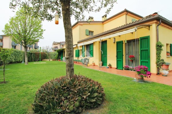 casa indipendente in vendita a Rimini