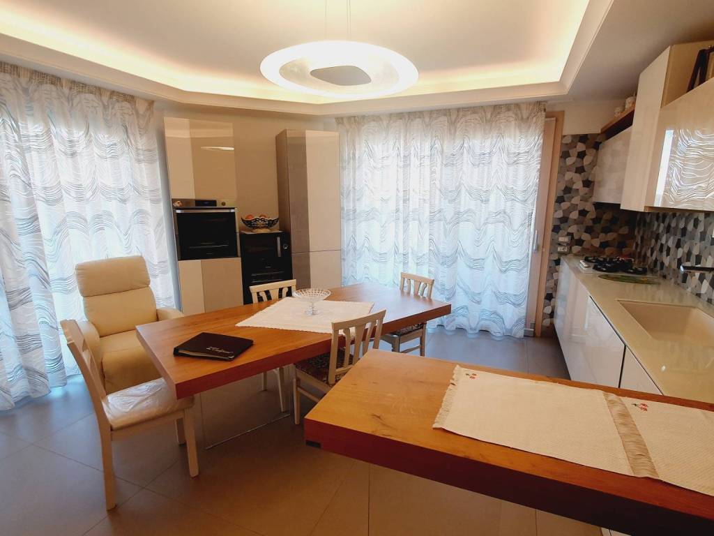 appartamento in vendita a Rimini in zona Miramare di Rimini