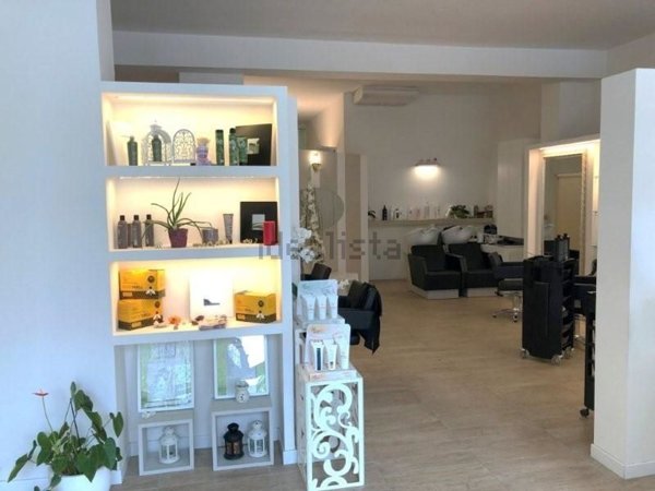 negozio in vendita a Rimini in zona Centro Storico