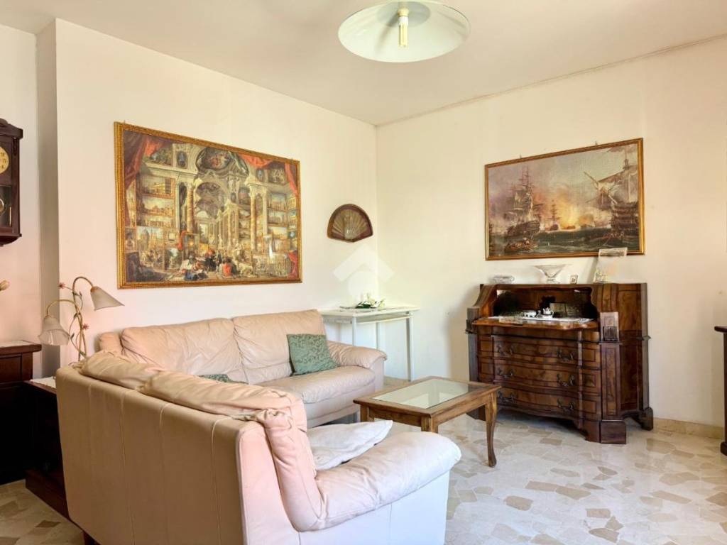 casa indipendente in vendita a Rimini in zona Corpolò