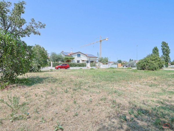 casa indipendente in vendita a Rimini in zona Vergiano