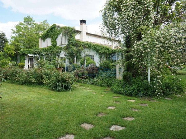 casa indipendente in vendita a Rimini in zona Gaiofana