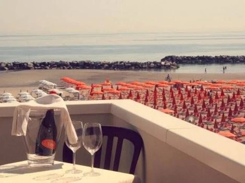 intera palazzina in vendita a Rimini in zona Torre Pedrera