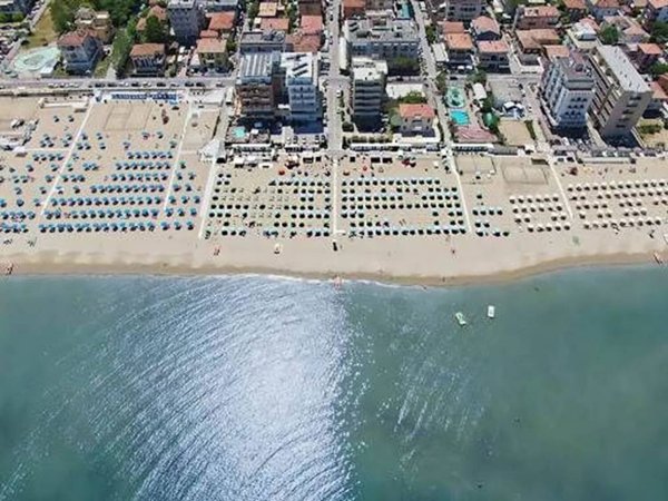 intera palazzina in vendita a Rimini in zona Viserbella