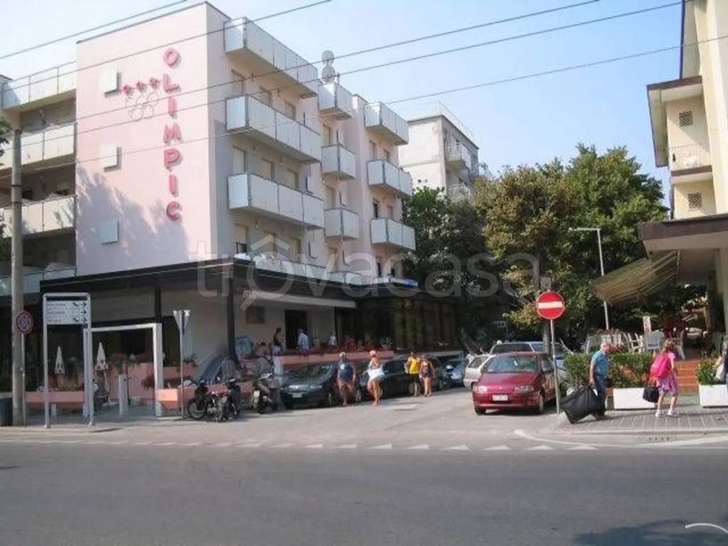 negozio in vendita a Rimini in zona Marebello