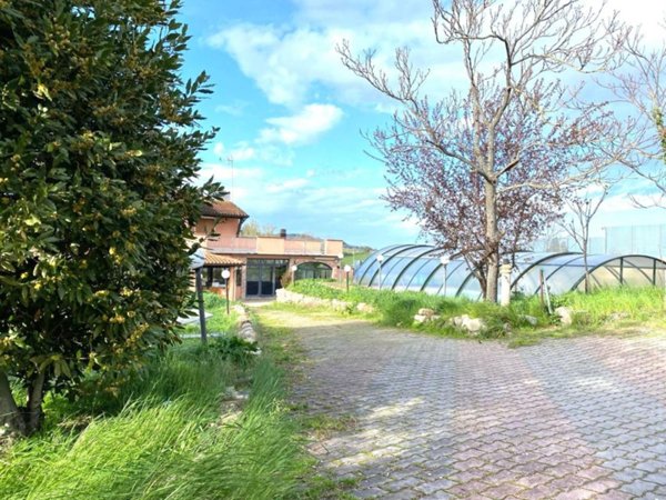 casa indipendente in vendita a Rimini in zona Gaiofana