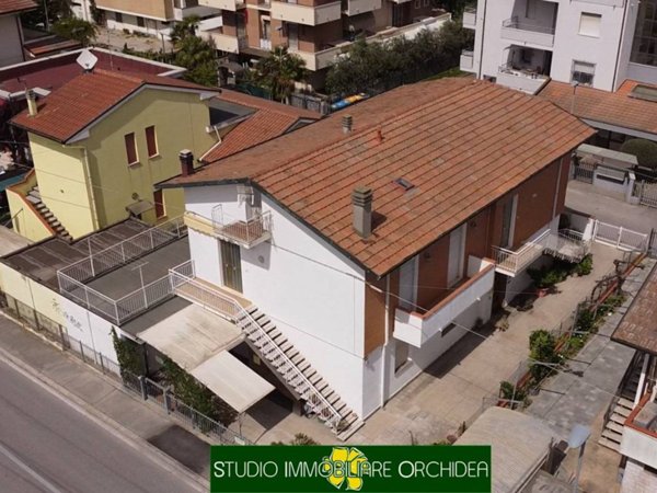 casa indipendente in vendita a Rimini in zona Torre Pedrera