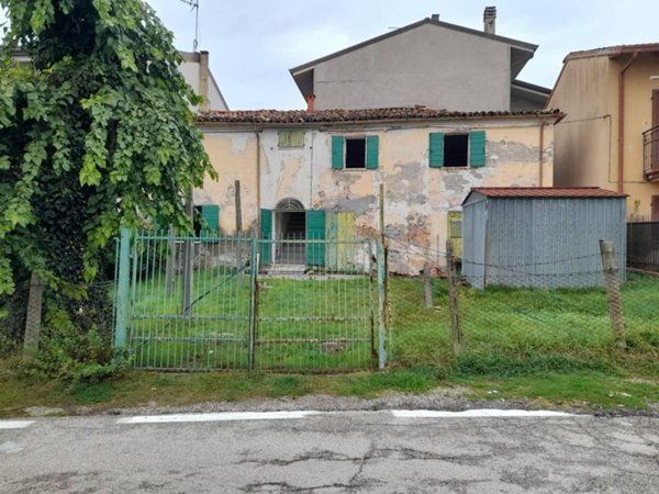 casa indipendente in vendita a Rimini in zona San Lorenzo in Correggiano