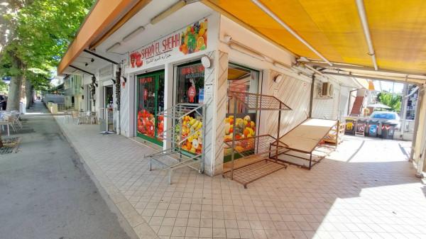 casa indipendente in vendita a Rimini in zona Miramare di Rimini