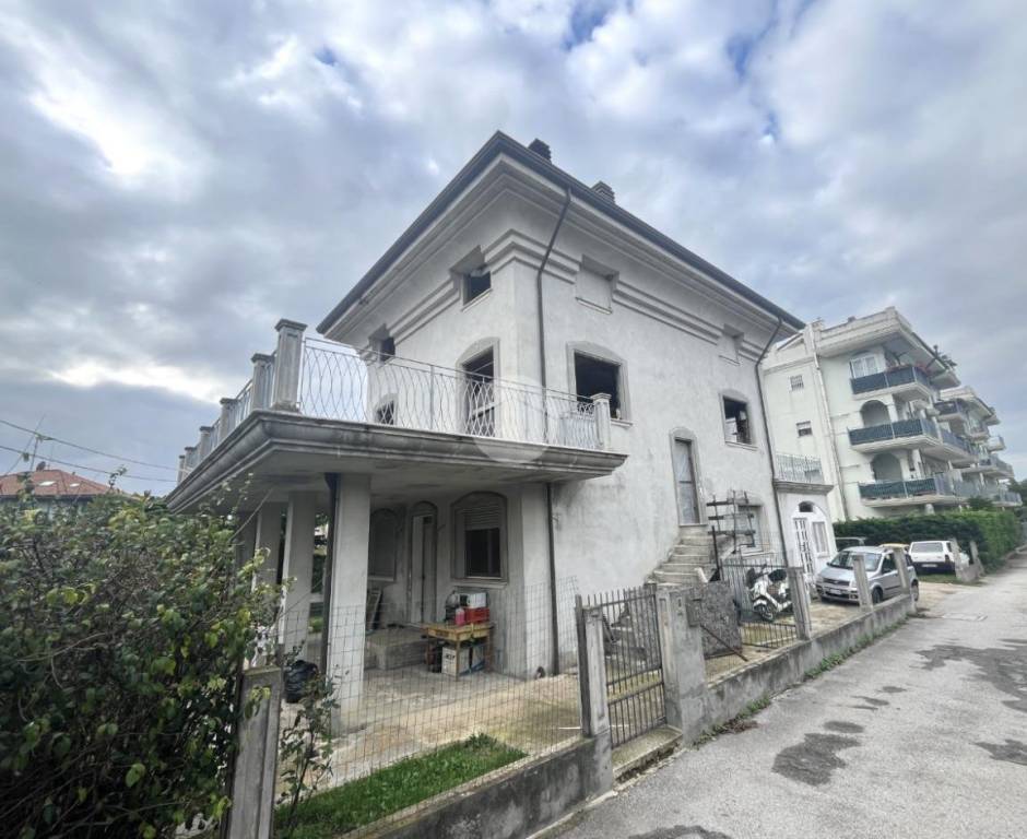 appartamento in vendita a Rimini in zona Viserba