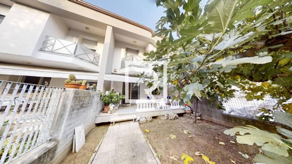 casa indipendente in vendita a Rimini in zona Viserba