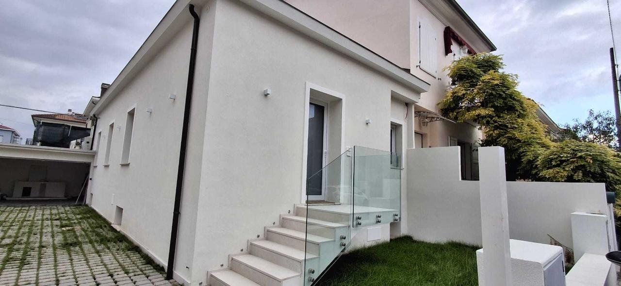 casa indipendente in vendita a Rimini in zona Borgo Mazzini