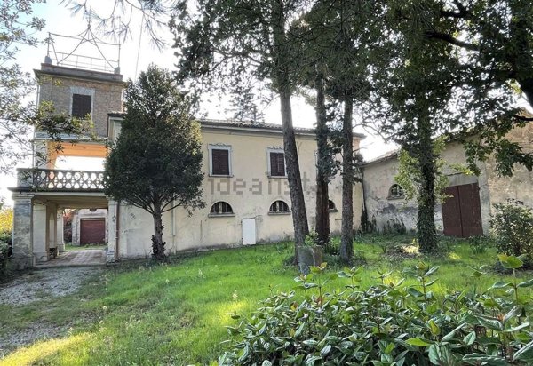 casa indipendente in vendita a Rimini in zona Vergiano