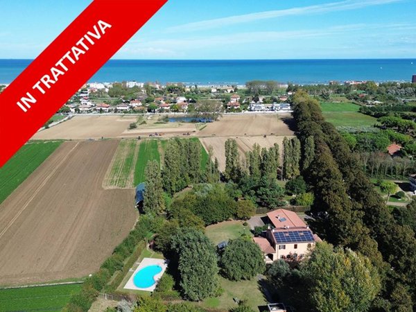 casa indipendente in vendita a Rimini in zona Torre Pedrera