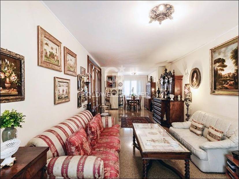 casa indipendente in vendita a Rimini in zona Centro Storico