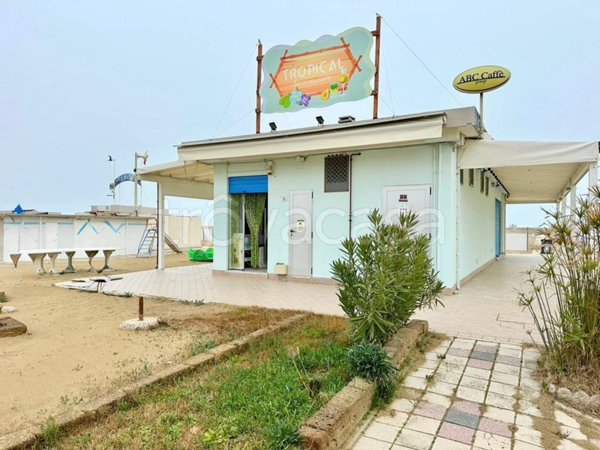 negozio in vendita a Rimini in zona Marina Centro
