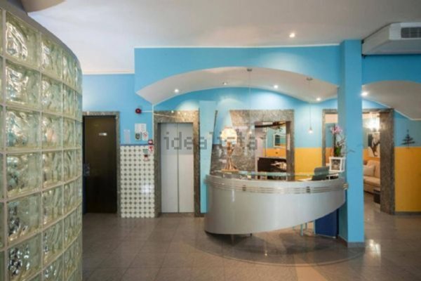 negozio in vendita a Rimini in zona Rivazzurra