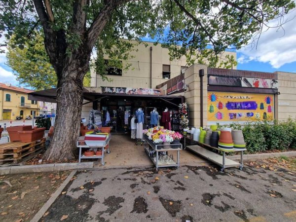 negozio in vendita a Rimini in zona Lagomaggio