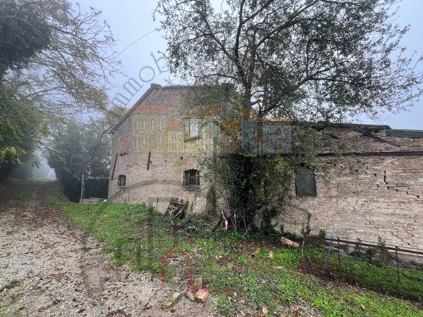 casa indipendente in vendita a Rimini in zona Corpolò