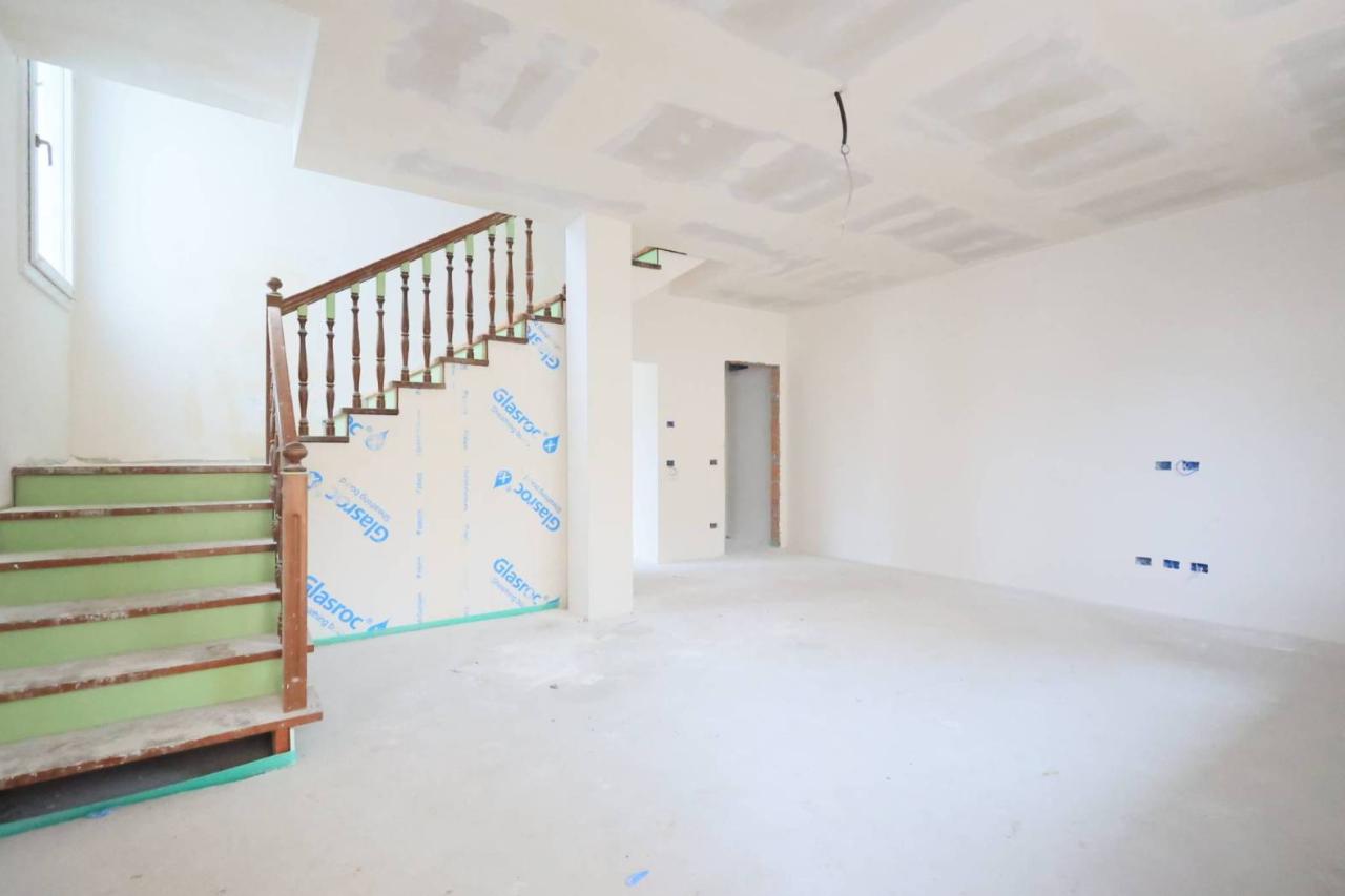 casa indipendente in vendita a Rimini in zona Vergiano