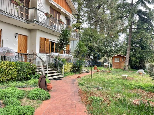 casa indipendente in vendita a Rimini in zona Borgo Mazzini