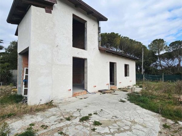 casa indipendente in vendita a Rimini in zona Gaiofana