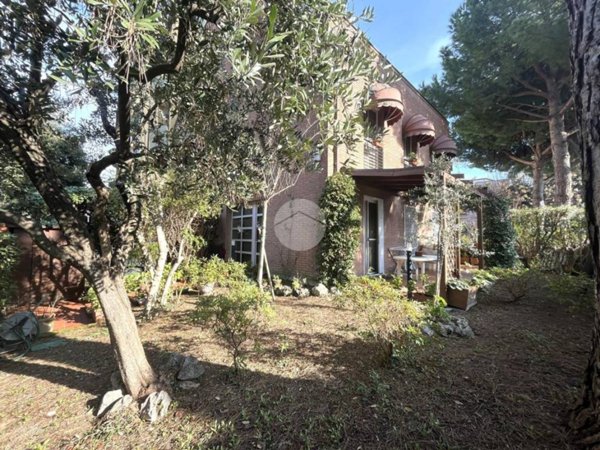 casa indipendente in vendita a Rimini in zona Borgo San Giuliano