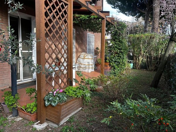 casa indipendente in vendita a Rimini in zona Borgo San Giuliano
