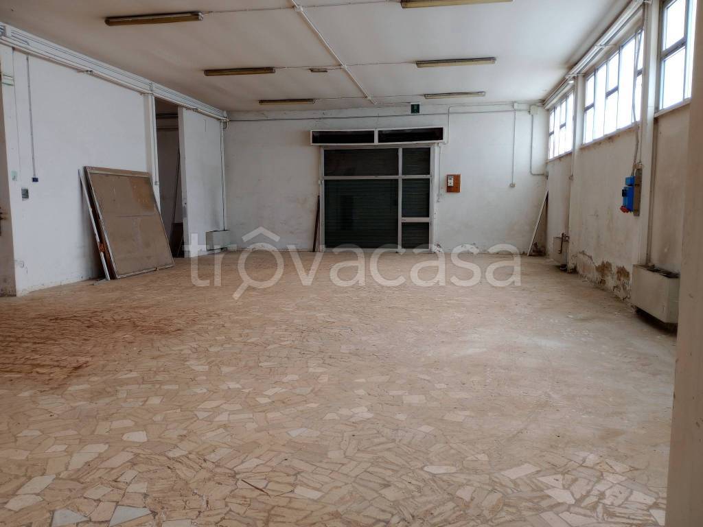 locale commerciale in vendita a Rimini in zona Centro Storico