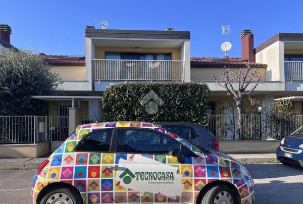 casa indipendente in vendita a Rimini