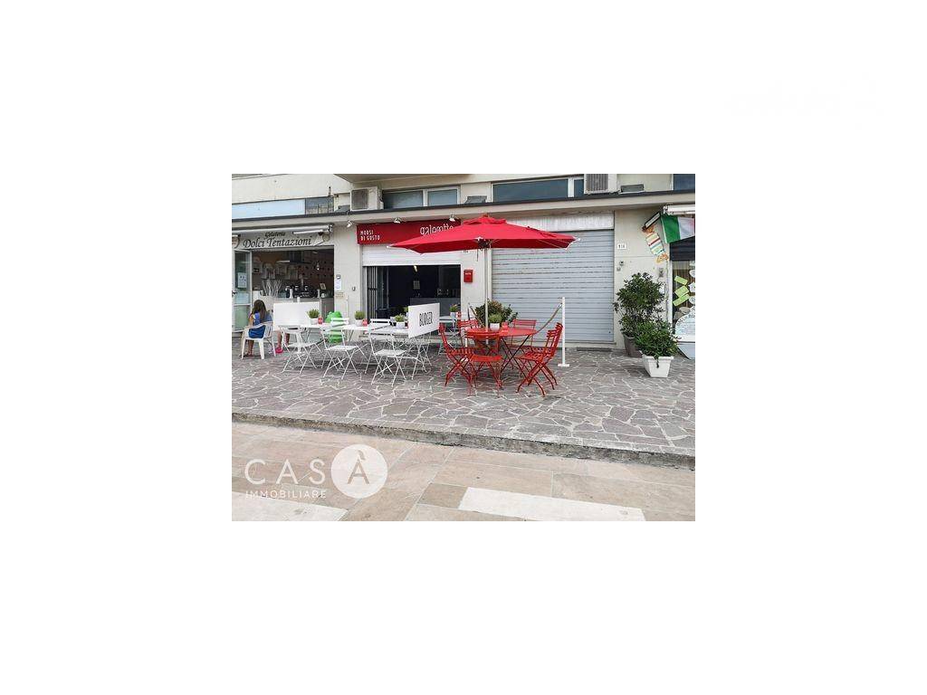 negozio in vendita a Rimini in zona Torre Pedrera