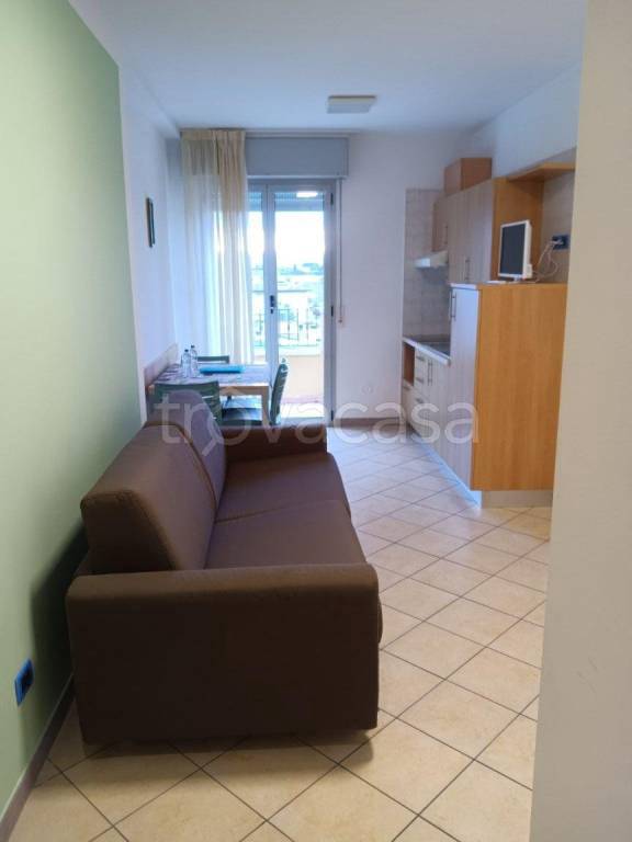 negozio in vendita a Rimini in zona Viserbella