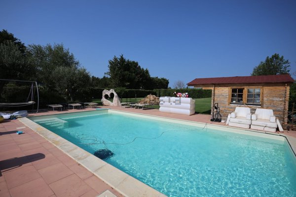 casa indipendente in vendita a Rimini