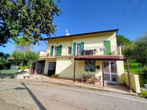 casa indipendente in vendita a Rimini in zona Vergiano