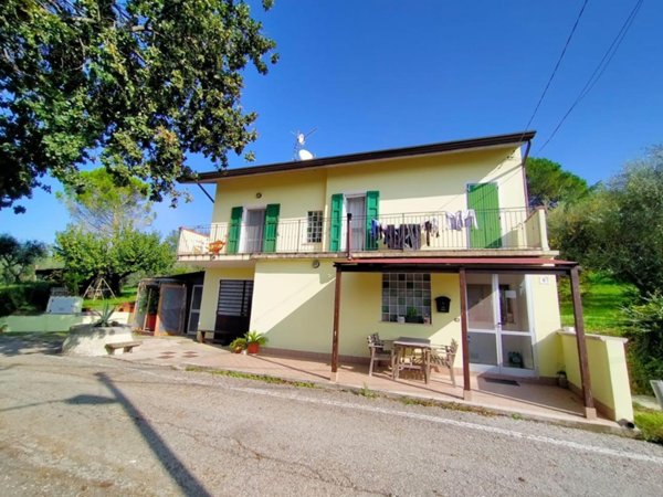 casa indipendente in vendita a Rimini in zona Vergiano