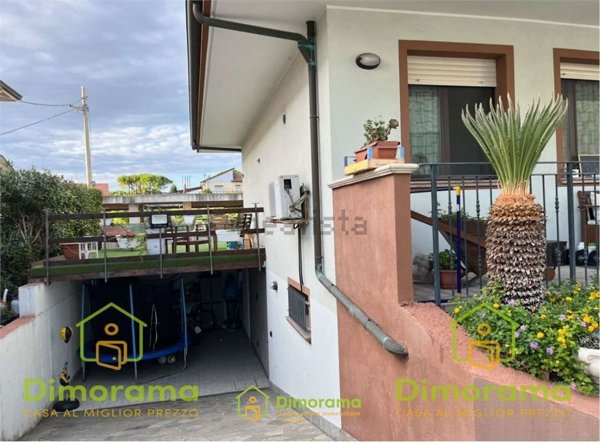casa indipendente in vendita a Rimini