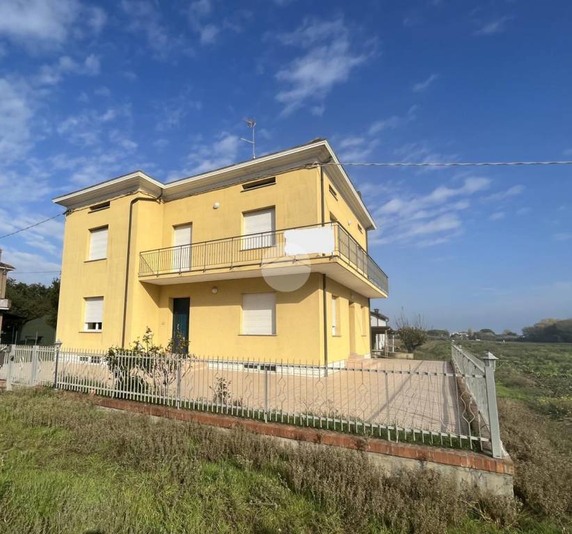 casa indipendente in vendita a Rimini in zona Viserba