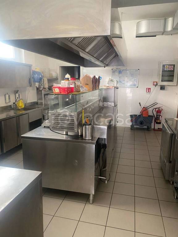 negozio in vendita a Rimini in zona Rivazzurra