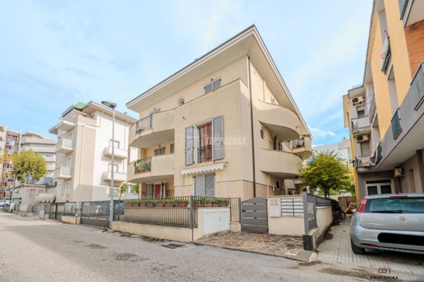 appartamento in vendita a Rimini in zona Miramare di Rimini