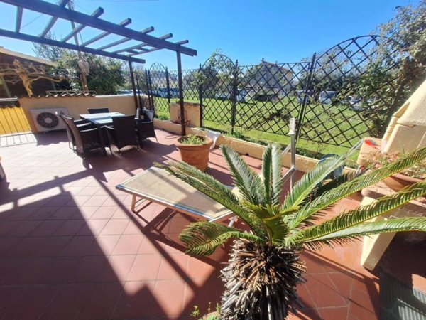 casa indipendente in vendita a Rimini in zona Celle